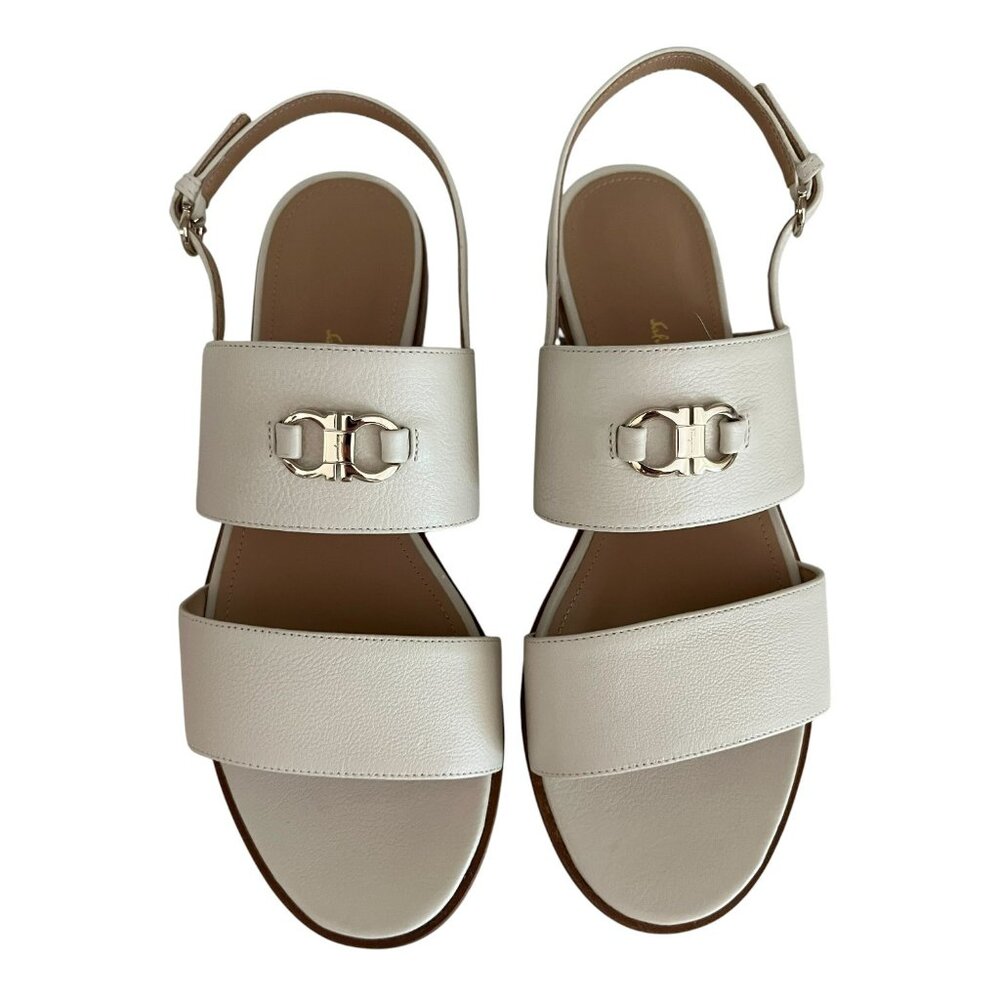 Salvatore Ferragamo "Chelle" sling back sandal, NIB, Mascarpone, 8.5
